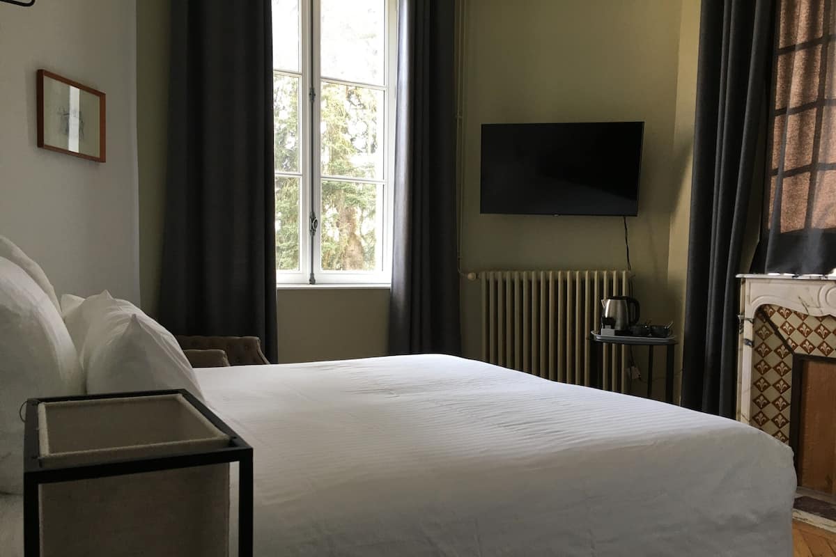 Habitació quàdruple clàssica | Roba de llit d'alta qualitat, minibar i caixa forta a l'habitació