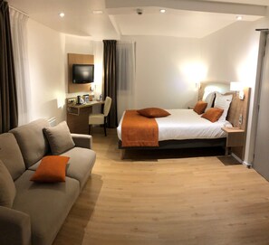Superior Room, 1 Double Bed | Premium bedding, desk, laptop workspace, blackout curtains -  Hôtel Kyriad Quimper Sud (Quimper)