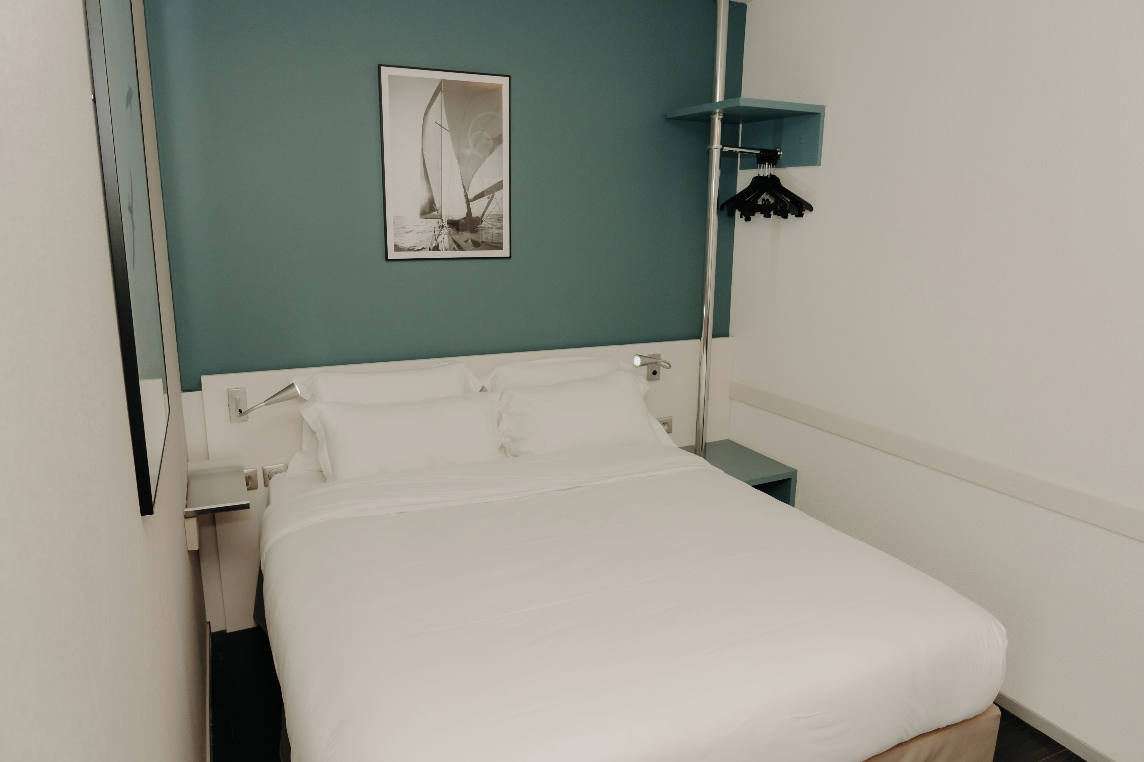 Standard Room, 1 Twin Bed | Premium bedding, desk, laptop workspace, blackout drapes