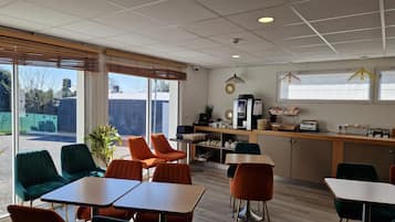 Daily buffet breakfast (EUR 12.90 per person)