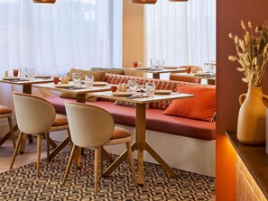 Kontinental frukost varje dag (EUR 20 per person)