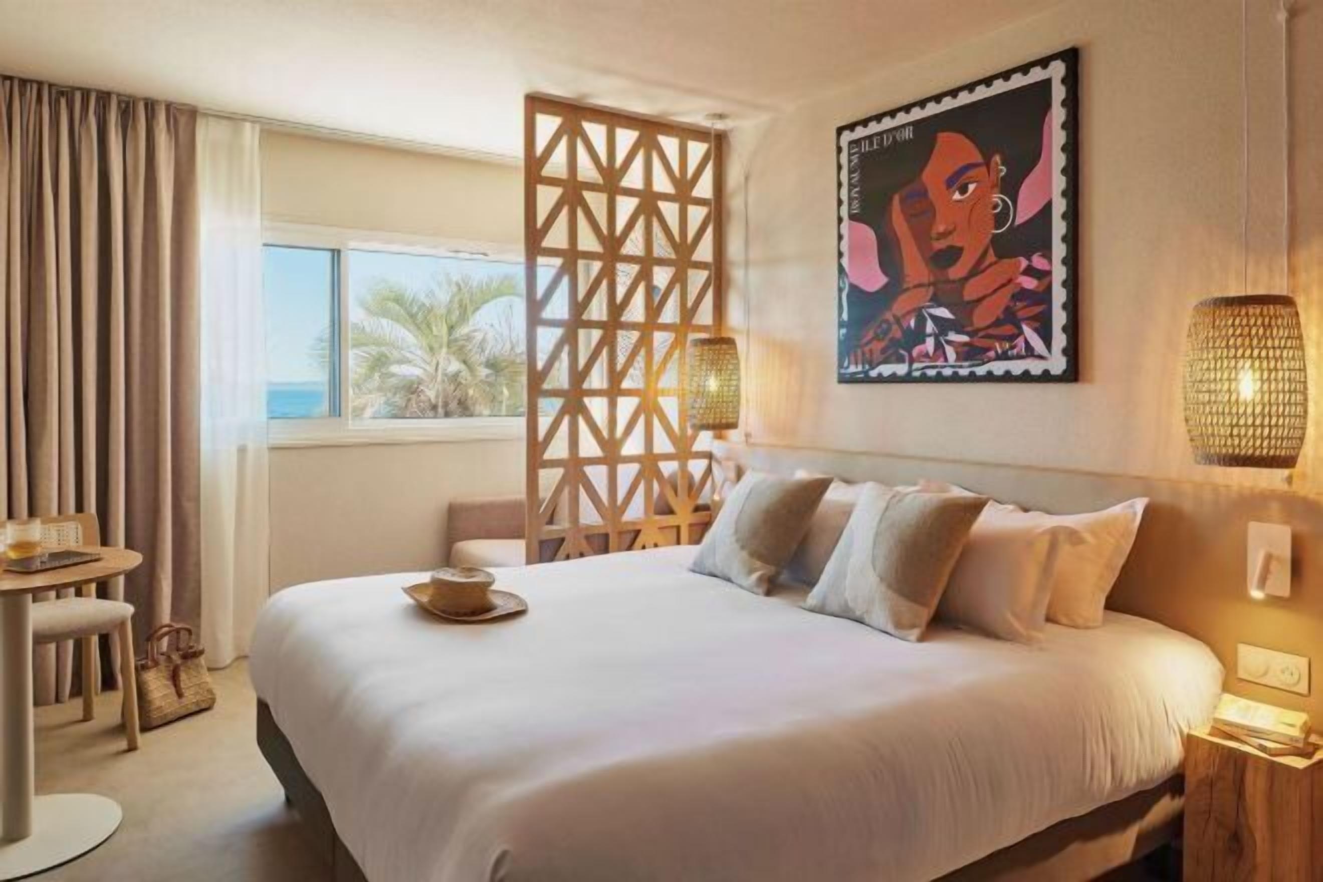 Literie de qualité supérieure, coffres-forts dans les chambres, bureau