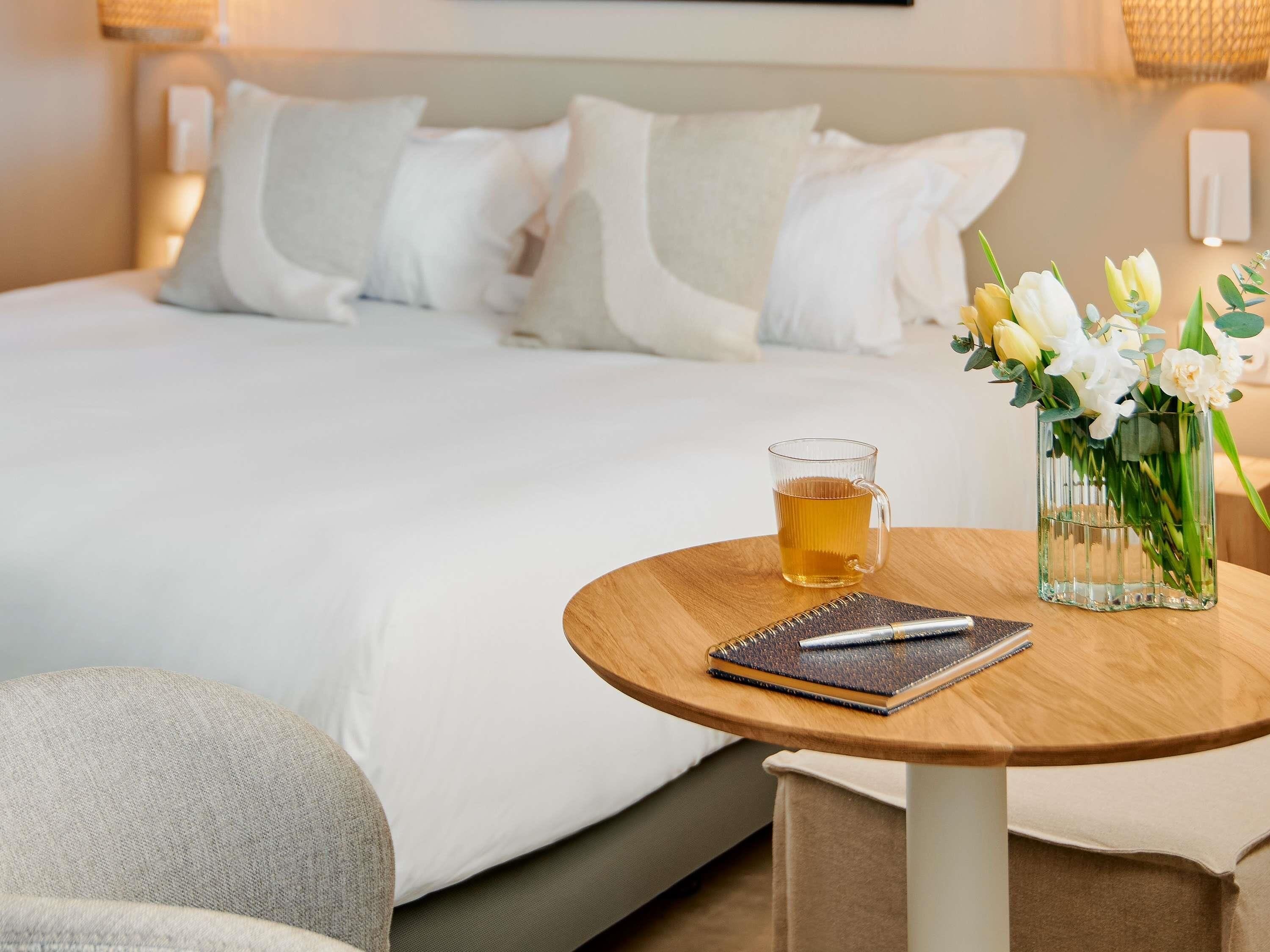 Premium bedding, in-room safe, desk, laptop workspace