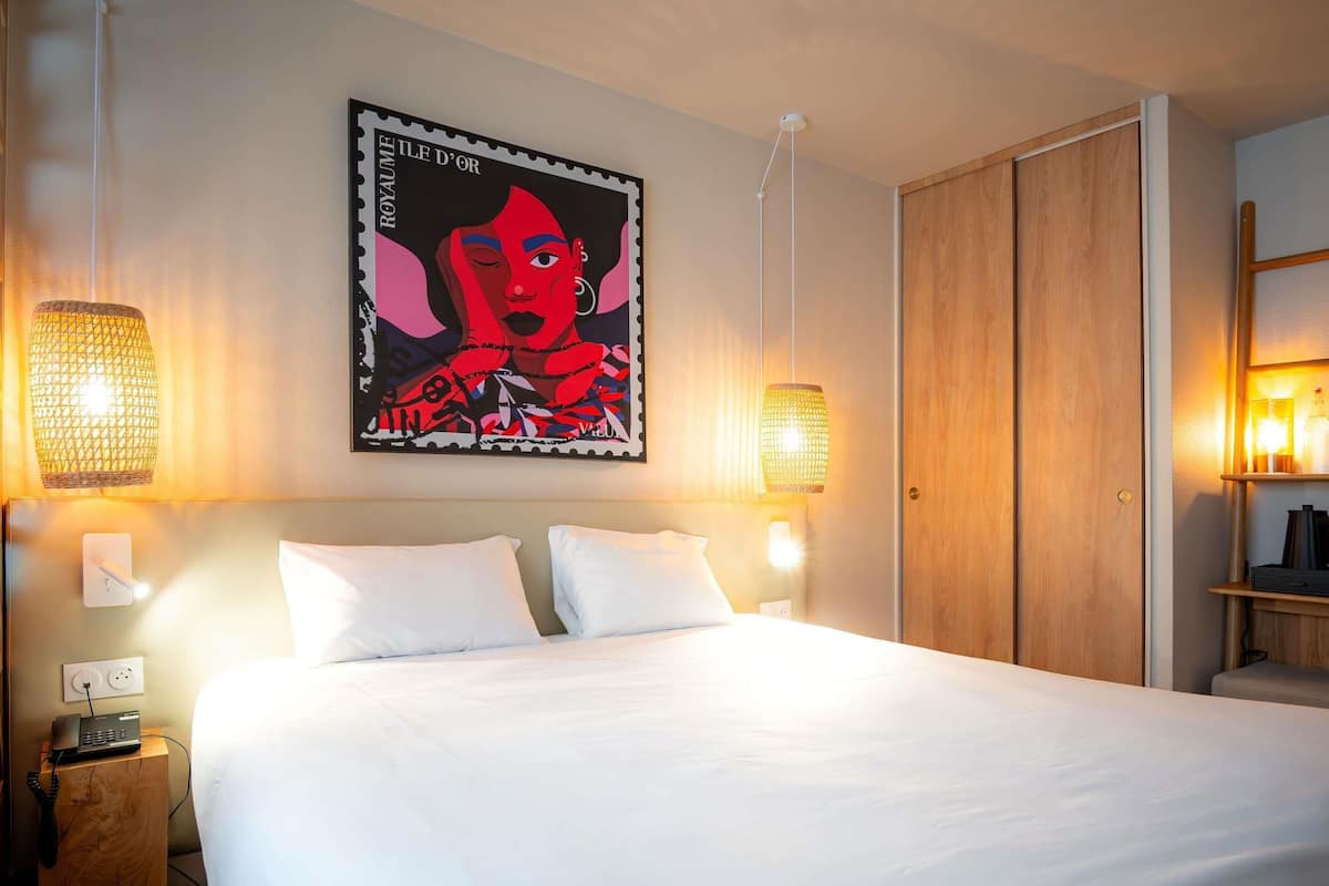 Privilege, Room, 1 Double Bed, Sea View | Premium bedding, in-room safe, desk, laptop workspace