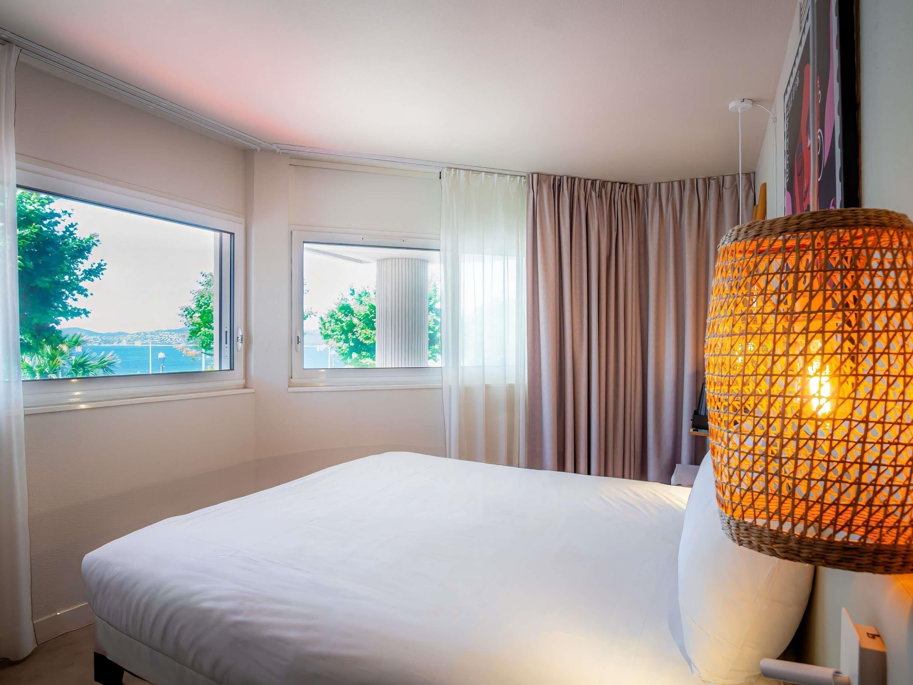 Quarto clássico, 1 cama de casal, vista para o mar | Roupas de cama premium, cofres nos quartos, escrivaninha