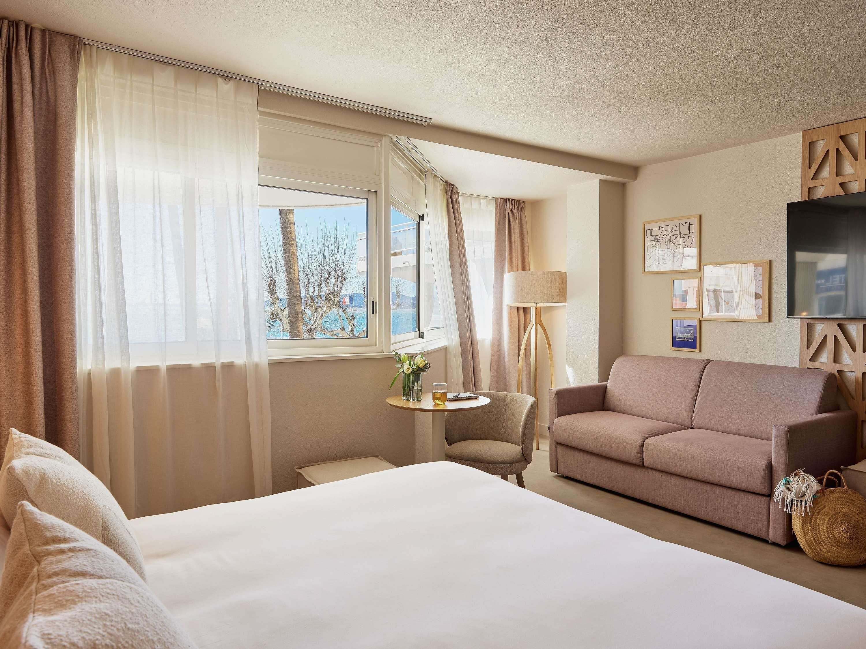 Suite Junior, 1 letto matrimoniale, vista mare | Biancheria da letto di alta qualità, una cassaforte in camera