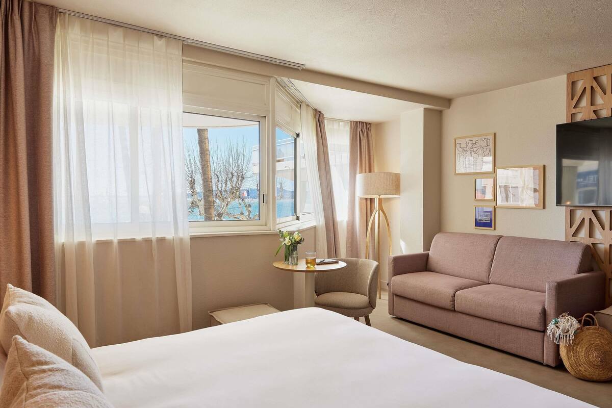 Junior Suite, 1 Double Bed, Sea View