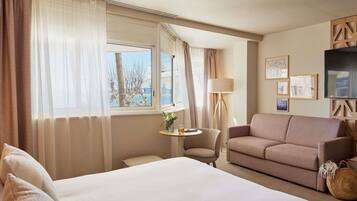 Suite Junior, 1 letto matrimoniale, vista mare | Biancheria da letto di alta qualità, una cassaforte in camera