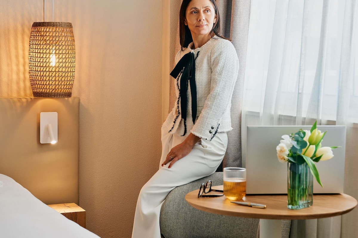 Premium bedding, in-room safe, desk, laptop workspace