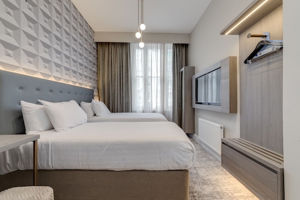 Kahden hengen executive-huone (kaksi sänkyä) | Tallelokero huoneessa, työpöytä, silitysrauta/-lauta, ilmainen Wi-Fi