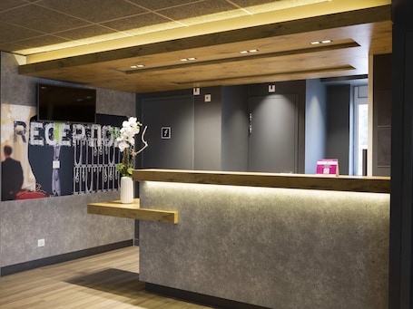 Reception. Ibis Budget Bourgoin Jallieu Centre