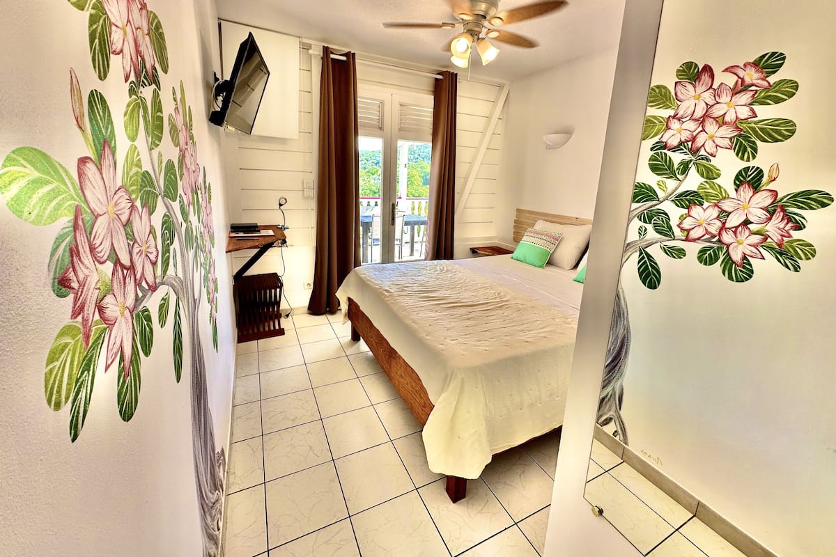 In-room safe, desk, soundproofing, free cots/infant beds