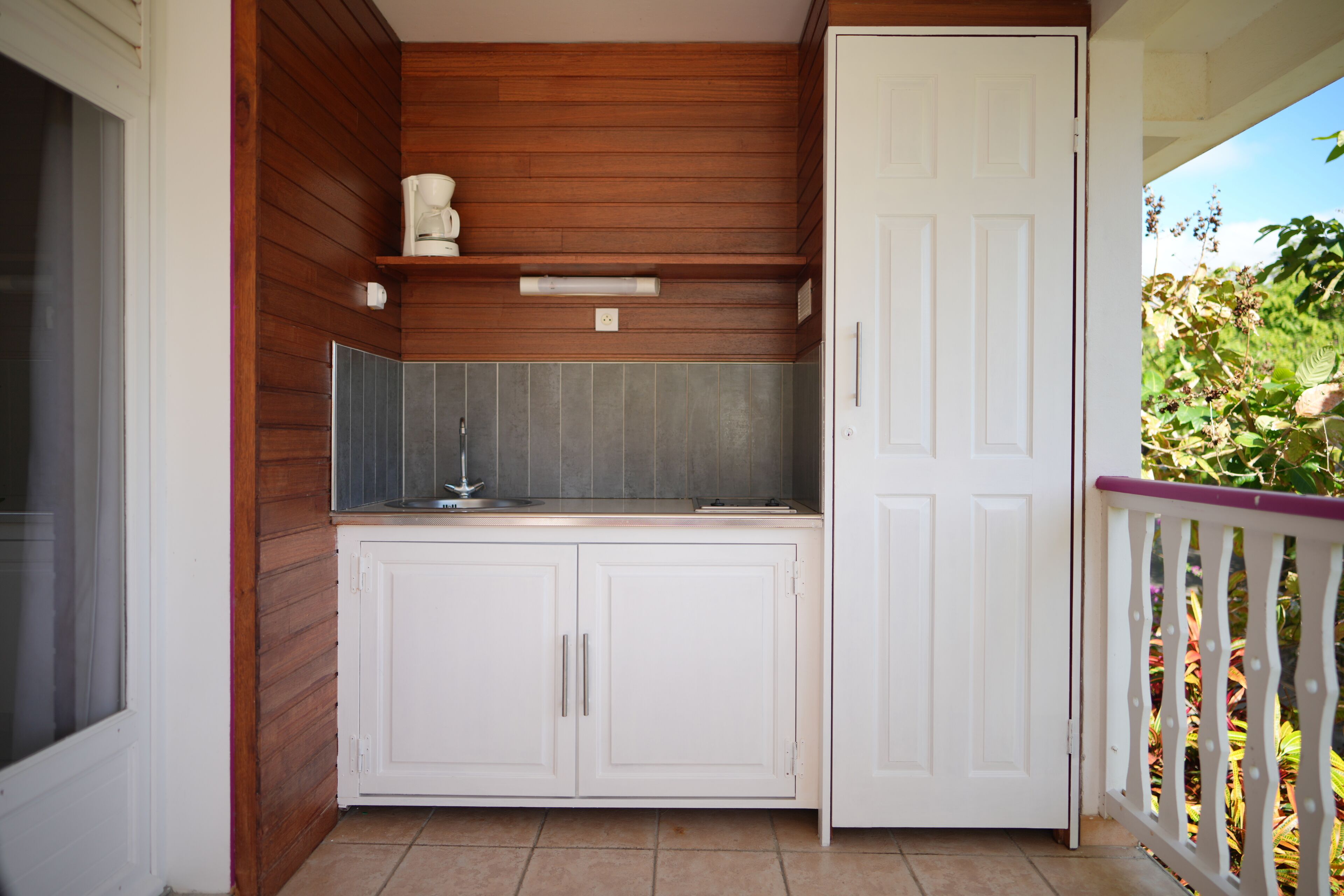 classic studio | private kitchen | full-sized fridge, microwave, cookware/dishes/utensils