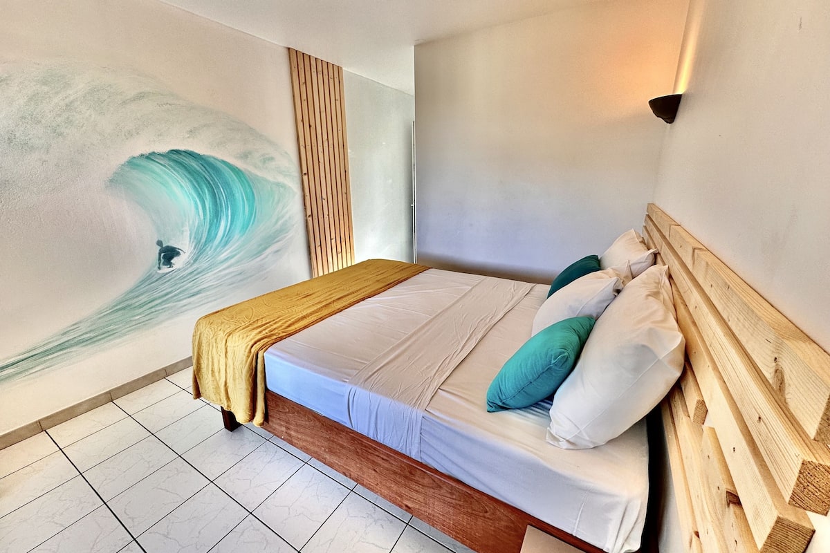 superior studio, 1 queen bed, non smoking, sea view | in-room safe, desk, soundproofing, free cots/infant beds