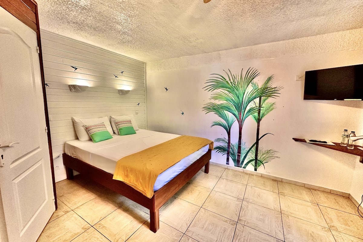 standard studio | in-room safe, desk, soundproofing, free cots/infant beds