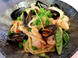 餐饮