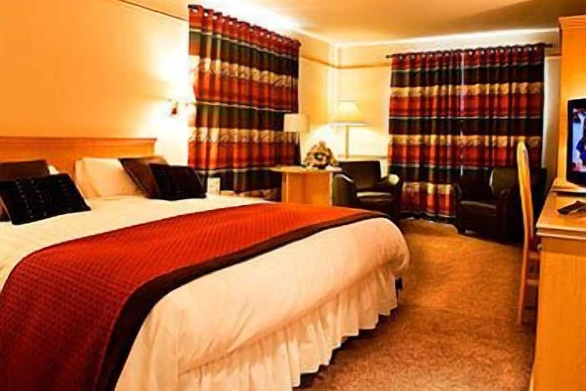 Accessible Double Room | Premium bedding, desk, laptop workspace, iron/ironing board (on request)