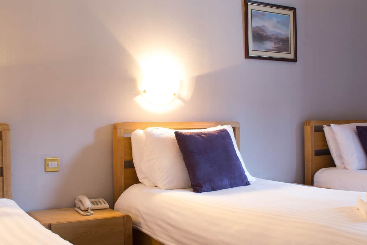Dreibettzimmer, mit Bad | Verschiedenes