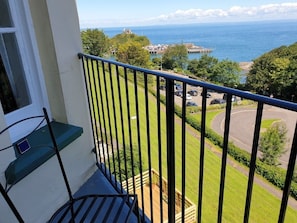 Chambre Supérieure Double ou avec lits jumeaux, salle de bains attenante, vue mer