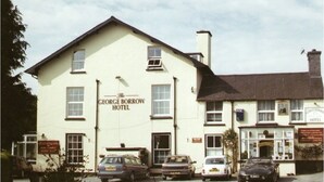 The George Borrow Hotel with a parking lot in front. - George Borrow Hotel (Aberystwyth)