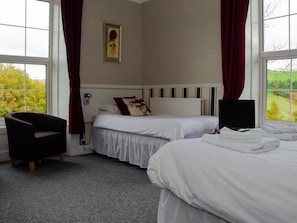 Suite, Ensuite (2 adults & 2 children)