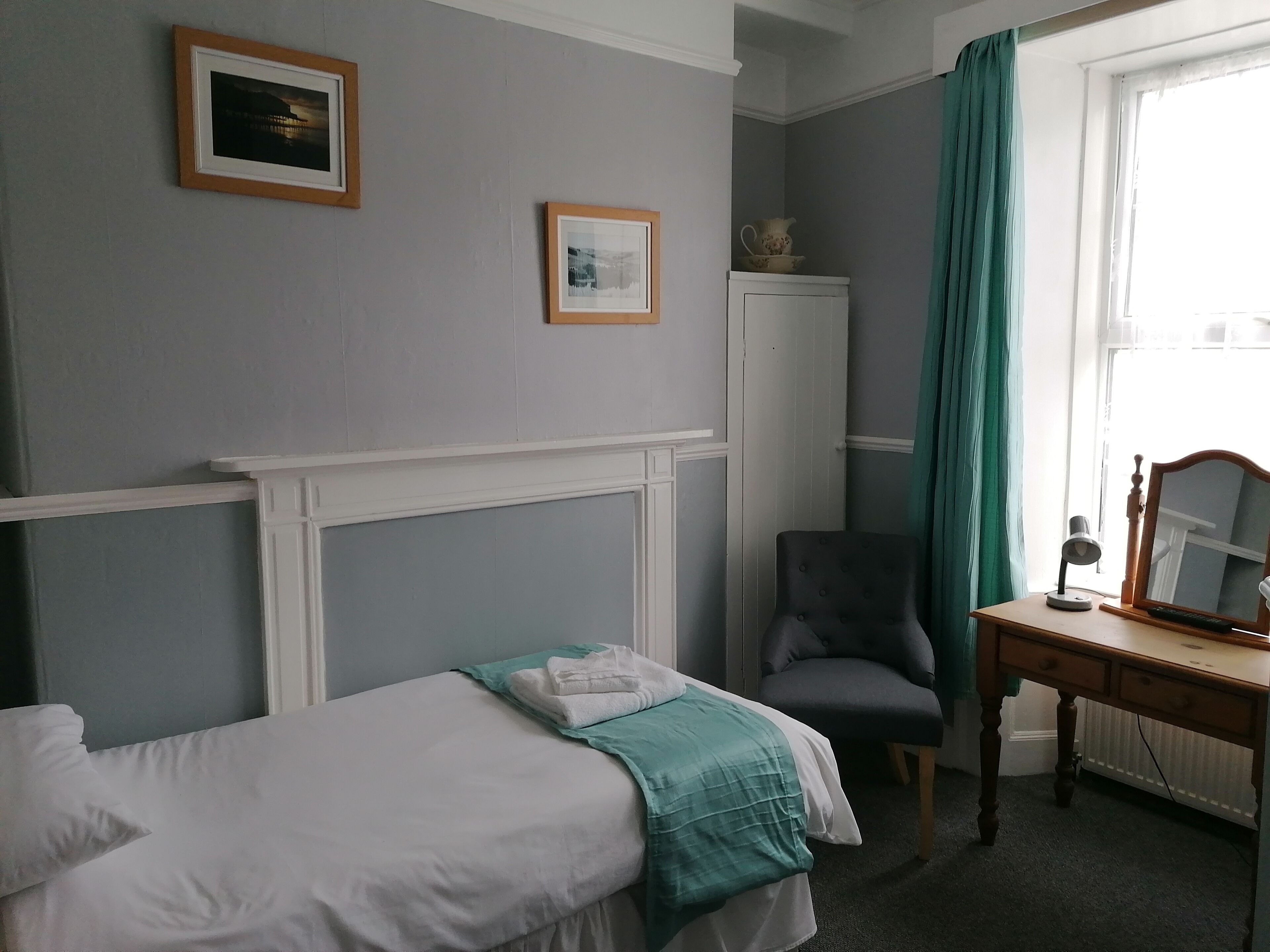 single room, ensuite