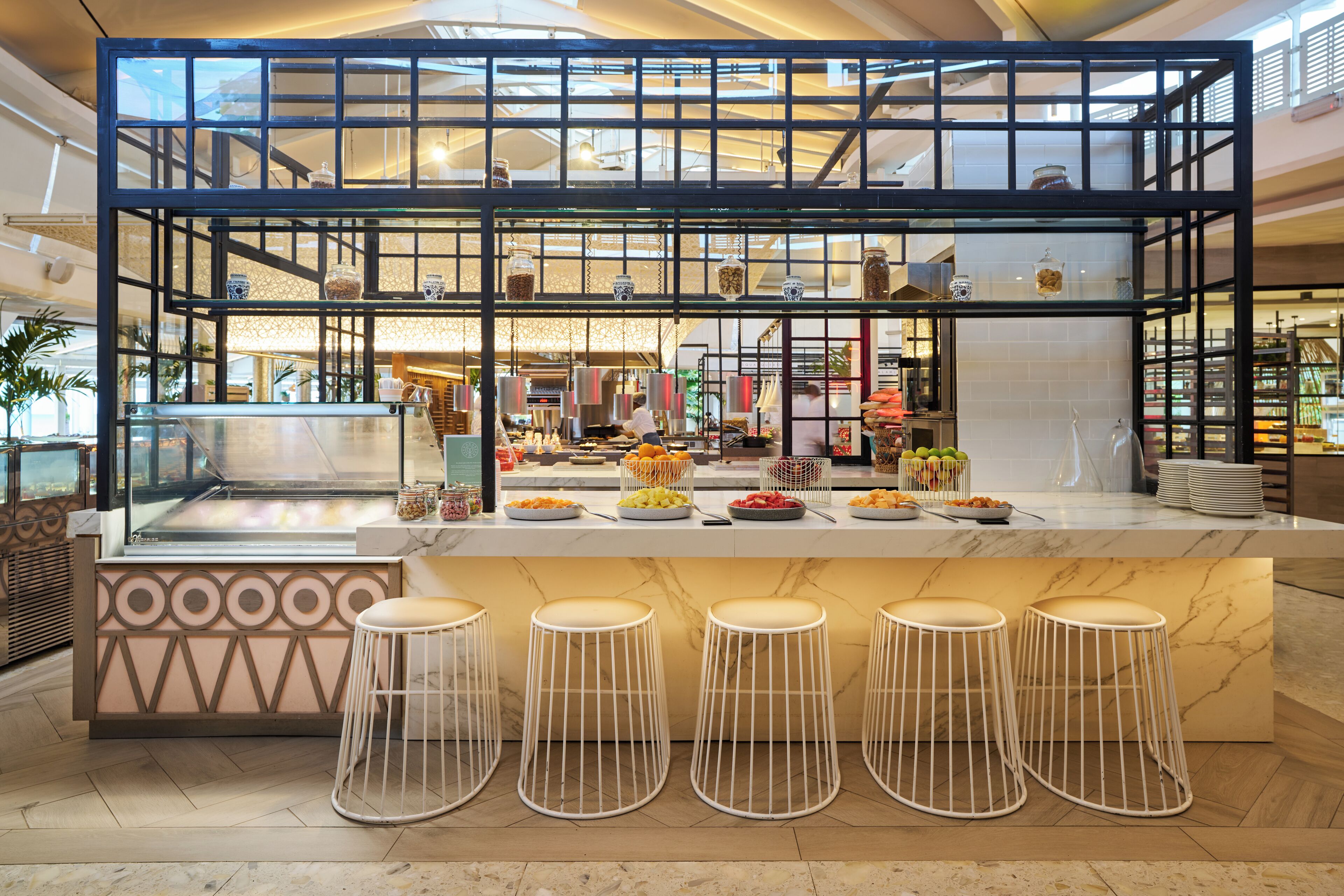 6 restaurants, breakfast, lunch, dinner served; mediterranean cuisine