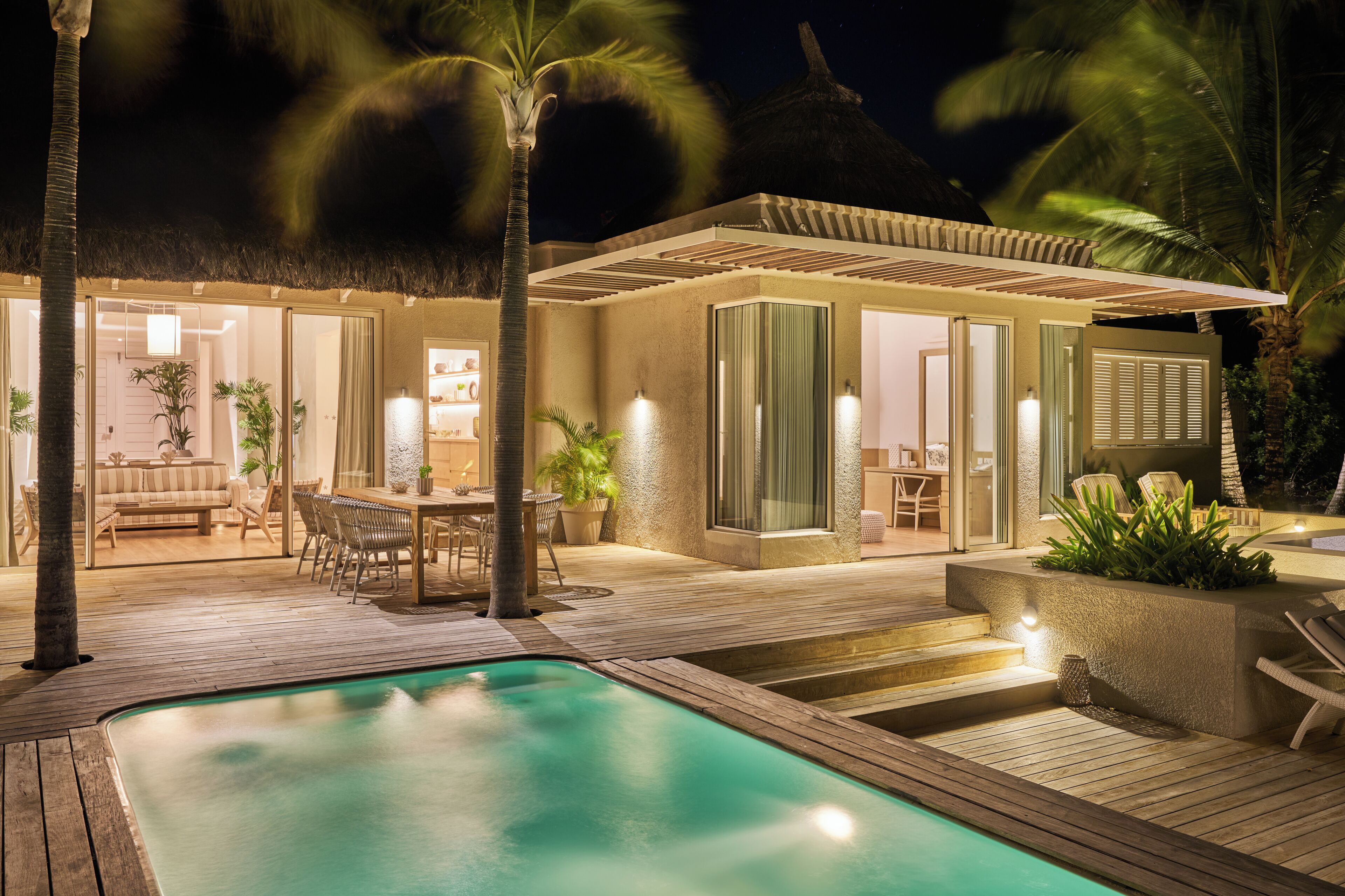 LUX* VILLA (300 sqm) | Hypo-allergenic bedding, minibar, in-room safe, desk