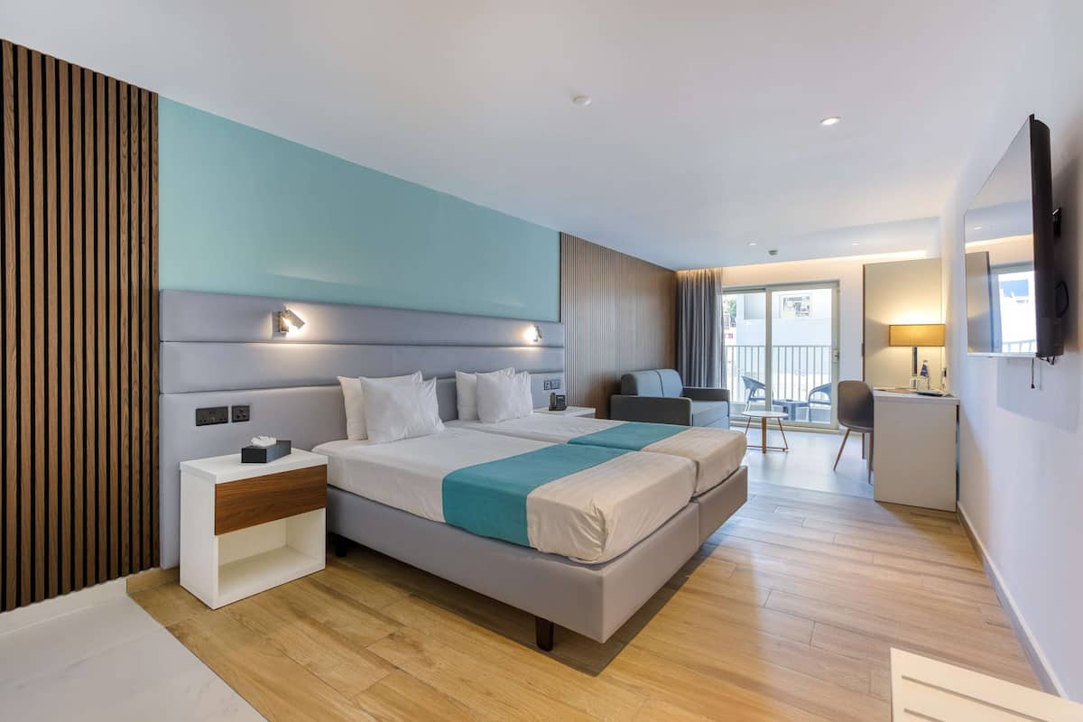 Minibar, in-room safe, desk, blackout curtains