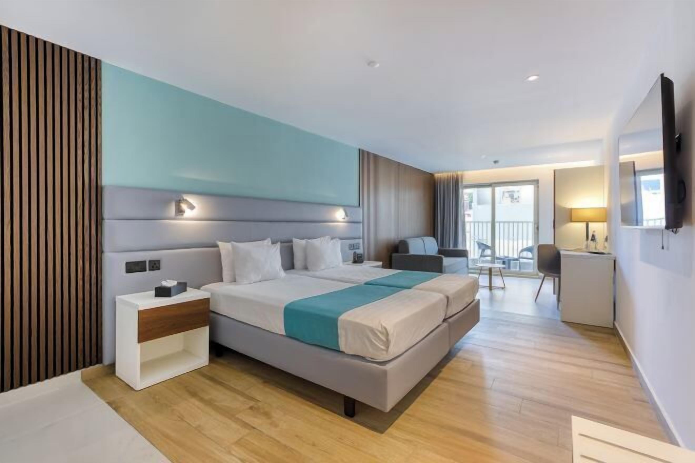 Minibar, in-room safe, desk, blackout curtains