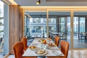 3 ravintolaa, joissa tarjoillaan aamiainen; italialainen keittiö