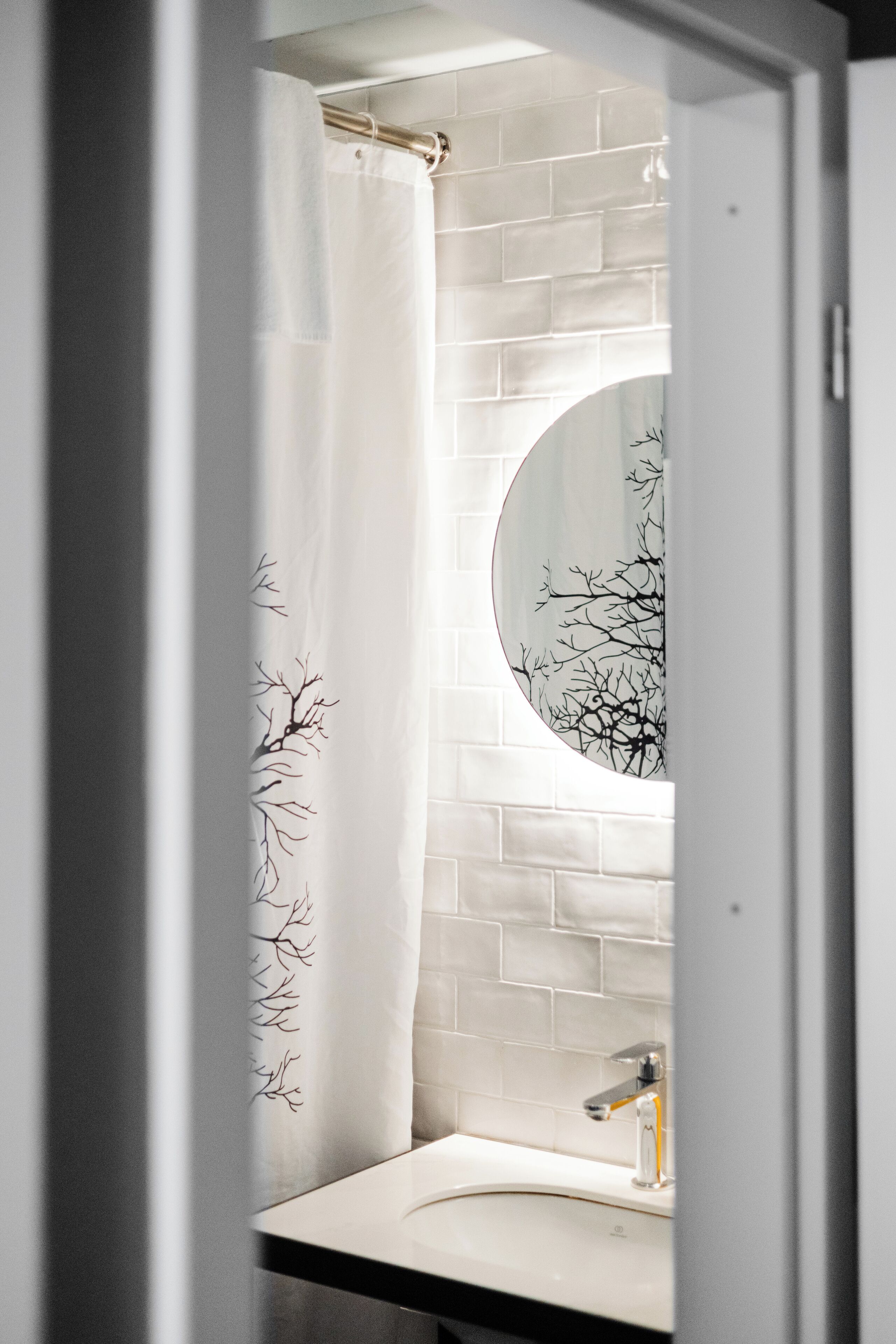 Egyptian cotton sheets, premium bedding, Select Comfort beds, free WiFi