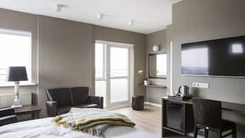 Junior Suite, Balcony, Mountain View | 1 bedroom, Egyptian cotton sheets, premium bedding, Select Comfort beds