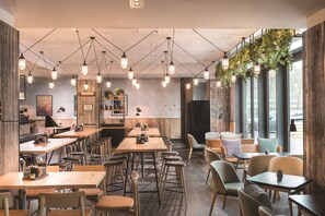 Breakfast served - Adina Apartment Hotel Copenhagen (Copenhagen)