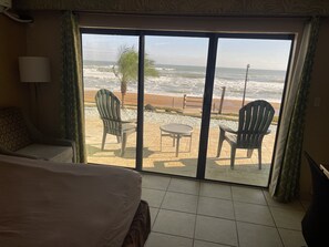 View from property - Makai Beach Lodge (Ormond Beach)