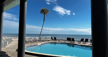 Makai Beach Lodge