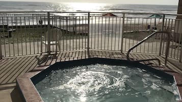 Bañera de hidromasaje exterior