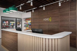 Reception - Home2 Suites by Hilton Lubbock University (Lubbock)