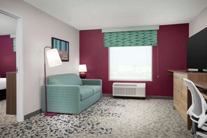 Desk, laptop workspace, iron/ironing board, free WiFi