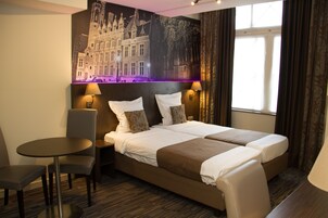 Triple Room | In-room safe, individually decorated, individually furnished, desk