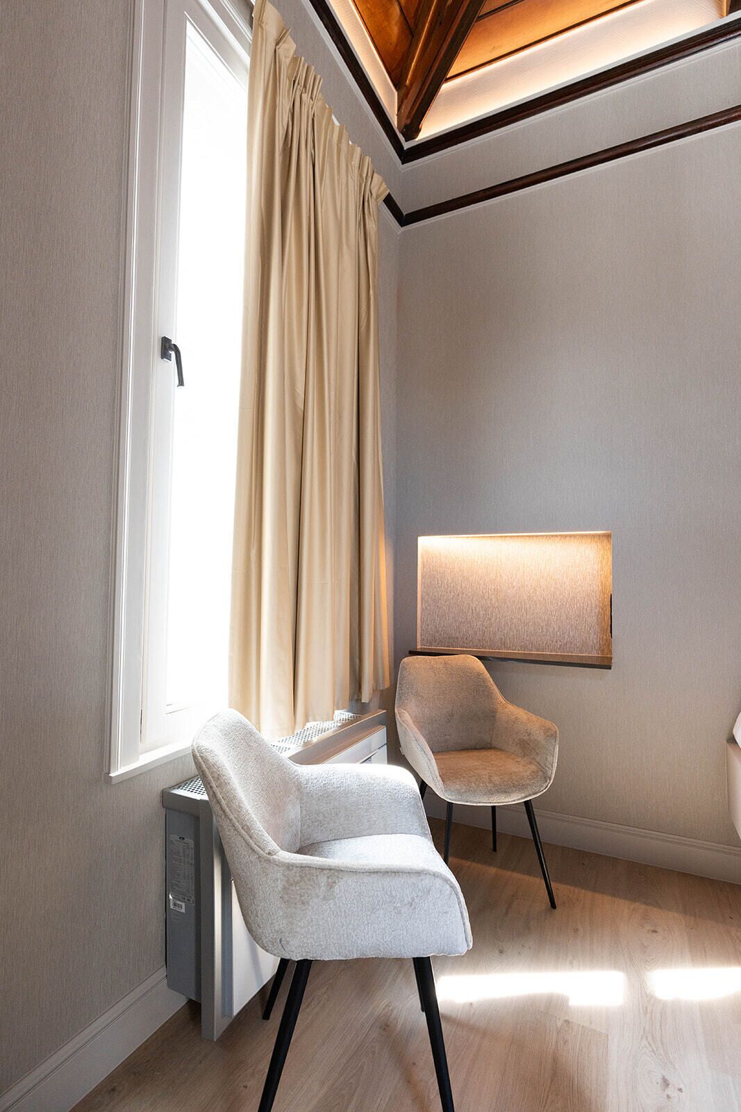 lovers room | 1 bedroom, in-room safe, individually decorated, individually furnished