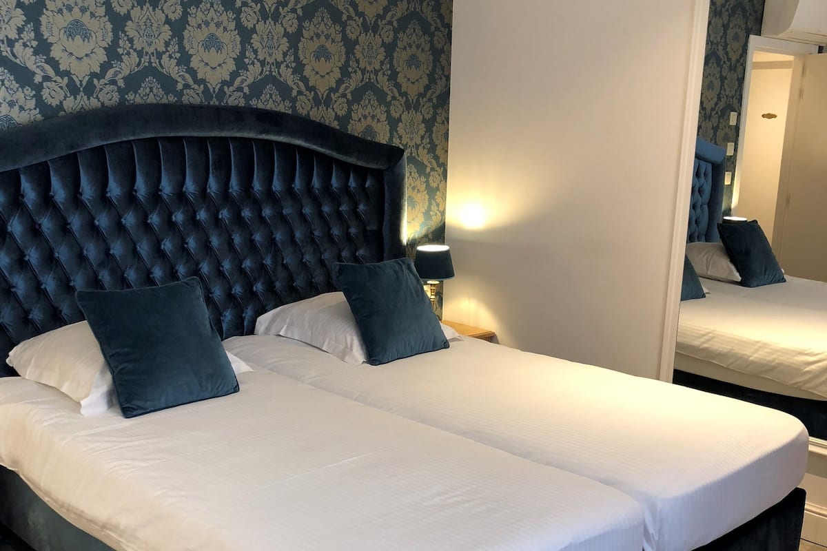 1 bedroom, in-room safe, individually decorated, individually furnished