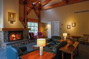 Coin salon dans le hall