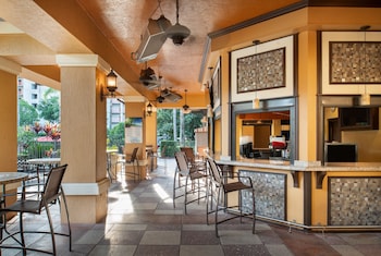 Poolside bar at Floridays Resort Orlando
