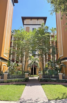 Property grounds at Floridays Resort Orlando