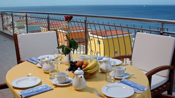 Familie appartement, 2 slaapkamers | Uitzicht vanaf balkon