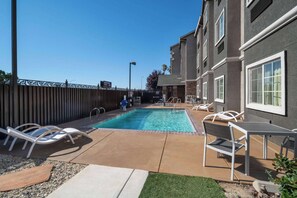 Outdoor pool - Microtel Inn & Suites by Wyndham Tracy (Tracy)
