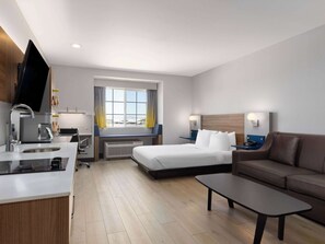 Studio Suite, 1 Queen Bed, Accessible, Non Smoking (Efficiency) | In-room safe, desk, soundproofing, iron/ironing board - Microtel Inn & Suites by Wyndham Tracy (Tracy)