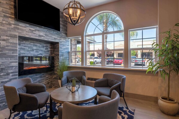 Free daily continental breakfast - Microtel Inn & Suites by Wyndham Tracy (Tracy)