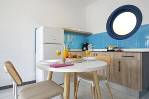 Fridge, microwave, coffee/tea maker, electric kettle - LABRANDA El Dorado (Tías)